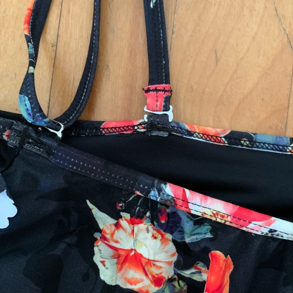 3/20$ Azura Australia-Bikini Top-Black and Floral - Picture 3 of 7